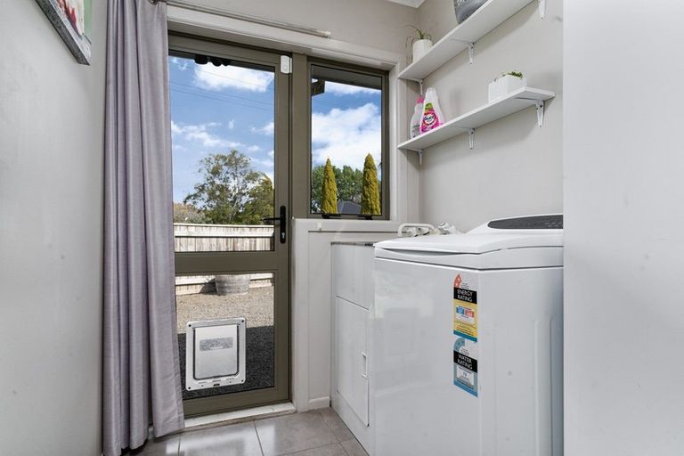 Photo of property in 1 Sackville Street, Martinborough, 5711