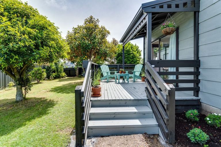 Photo of property in 141 Tait Drive, Greenmeadows, Napier, 4112