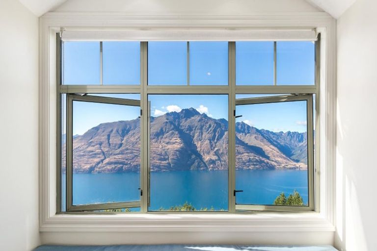 Photo of property in 15 Summit Lane, Ben Lomond, Queenstown, 9371