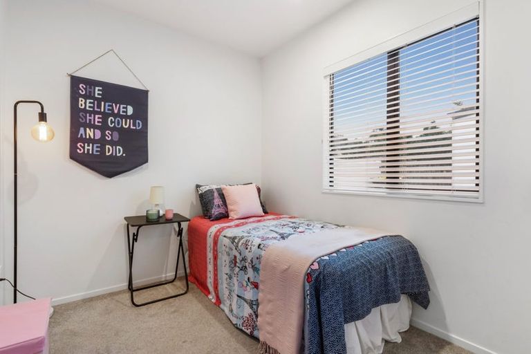 Photo of property in 64a Rosewarne Crescent, Glendene, Auckland, 0602