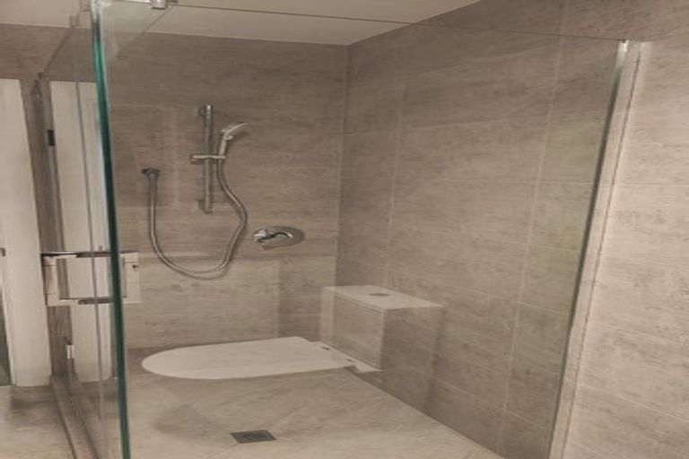 Photo of property in 2 Oakheart Way, Forrest Hill, Auckland, 0620