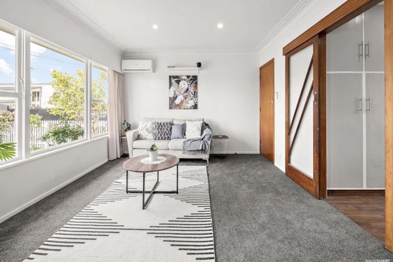 Photo of property in 2/129 Wallace Road, Papatoetoe, Auckland, 2025