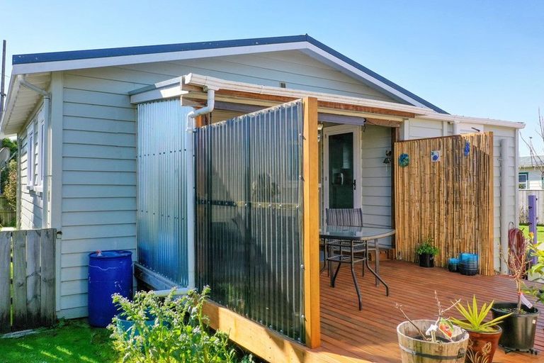 Photo of property in 38 Bridge Street, Edgecumbe, 3120