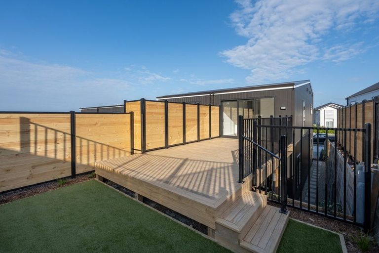 Photo of property in 30a Kukuwai Avenue, Red Beach, 0932