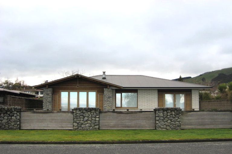 Photo of property in 6 Kinloch Esplanade, Kinloch, Taupo, 3377