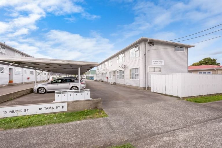 Photo of property in 2/12 Tama Street, Alicetown, Lower Hutt, 5010