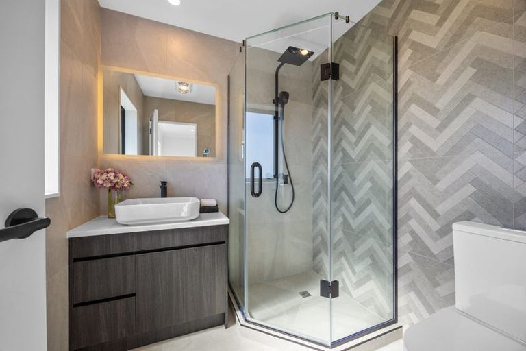 Photo of property in 2 Laurel Drive, Rosehill, 2113