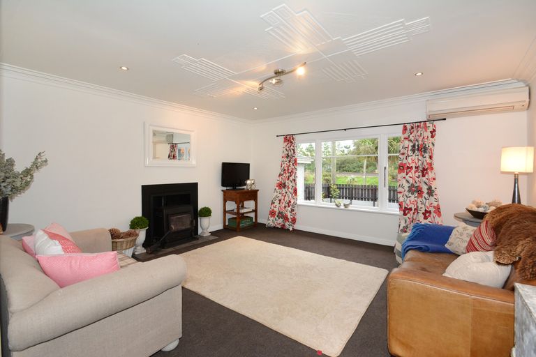 Photo of property in 70 Gladstone Road North, Mosgiel, 9024