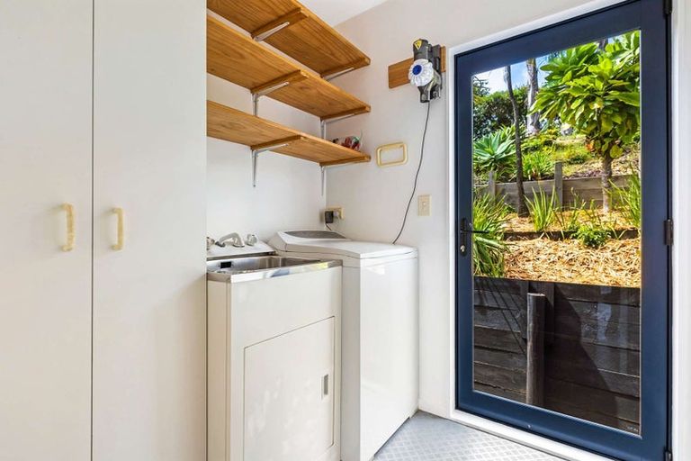 Photo of property in 9 Dudley Crescent, Cable Bay, 0420