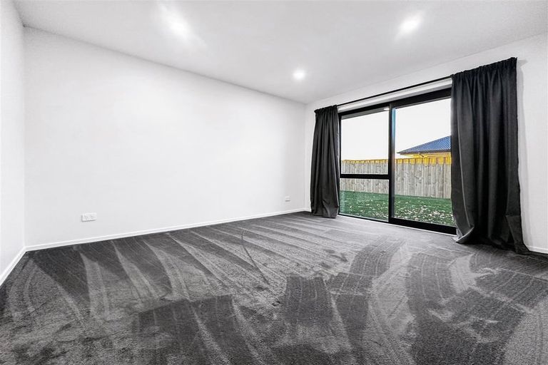 Photo of property in 27 Crossley Avenue, Woodend, 7610