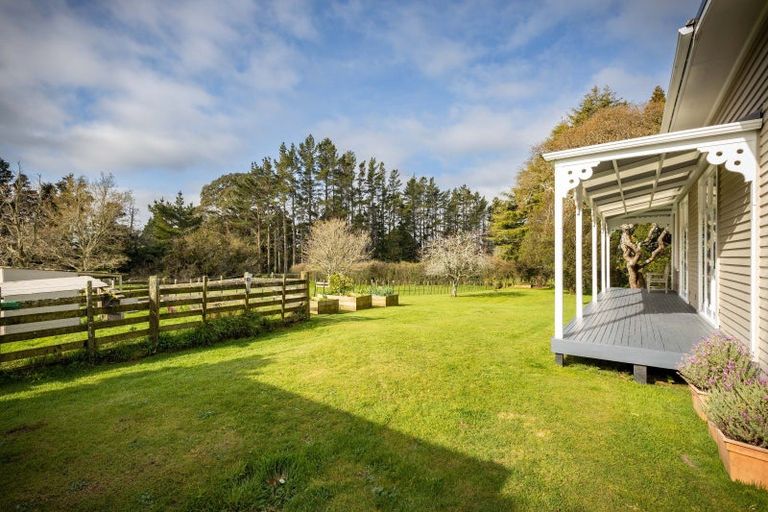 Photo of property in 1 Kahikatea Street, Inglewood, 4330