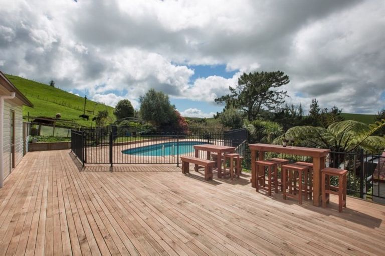Photo of property in 398 Ruapuke Road, Raglan, 3296
