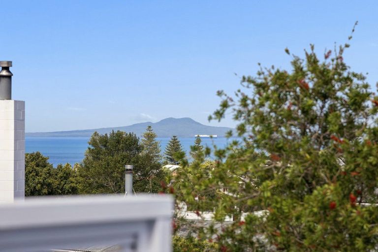 Photo of property in 24 Salem Place, Torbay, Auckland, 0630