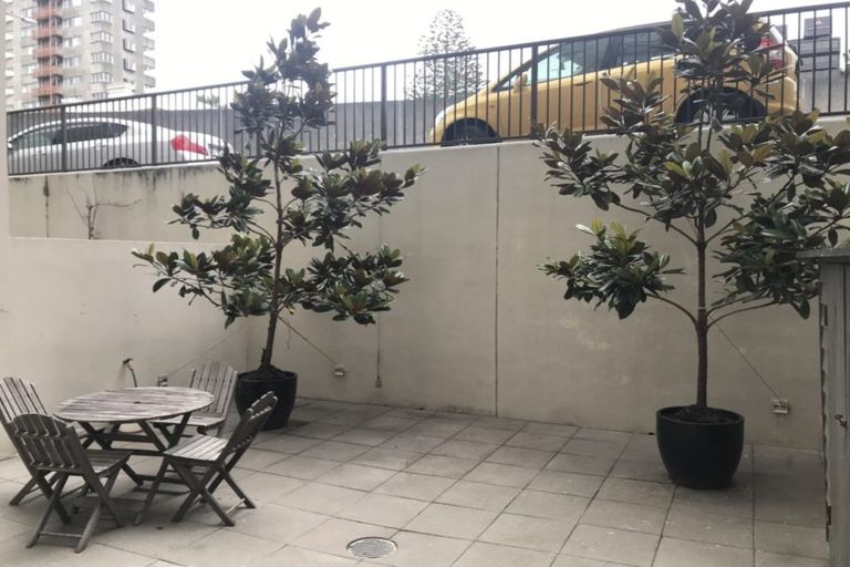 Photo of property in Augusta Apartments, 10/254 Willis Street, Te Aro, Wellington, 6011