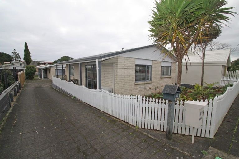 Photo of property in 47 Gilbert Street, New Plymouth, 4310