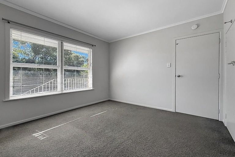 Photo of property in 1/216 Beach Road, Campbells Bay, Auckland, 0630