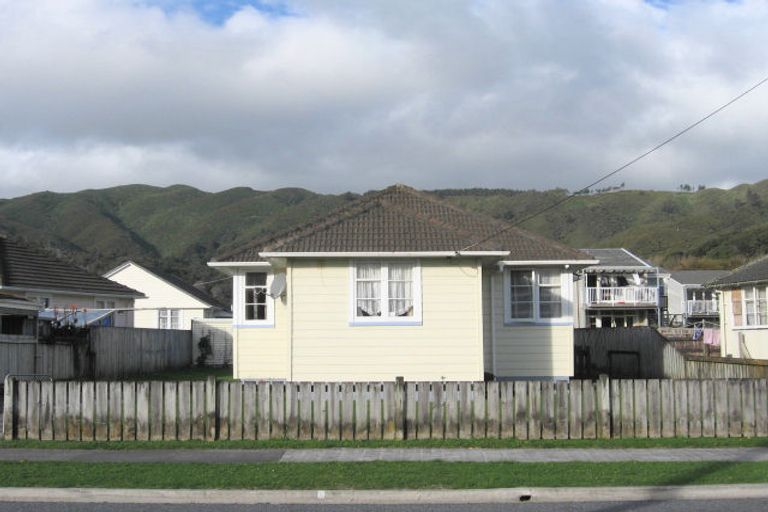 Photo of property in 13 Strand Crescent, Naenae, Lower Hutt, 5011