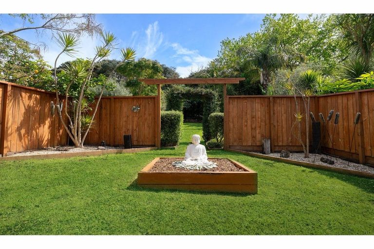 Photo of property in 673 Huia Road, Parau, Auckland, 0604