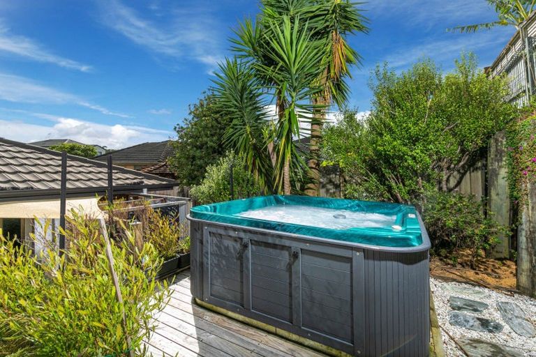 Photo of property in 7 Thomas Hamer Place, Greenhithe, Auckland, 0632