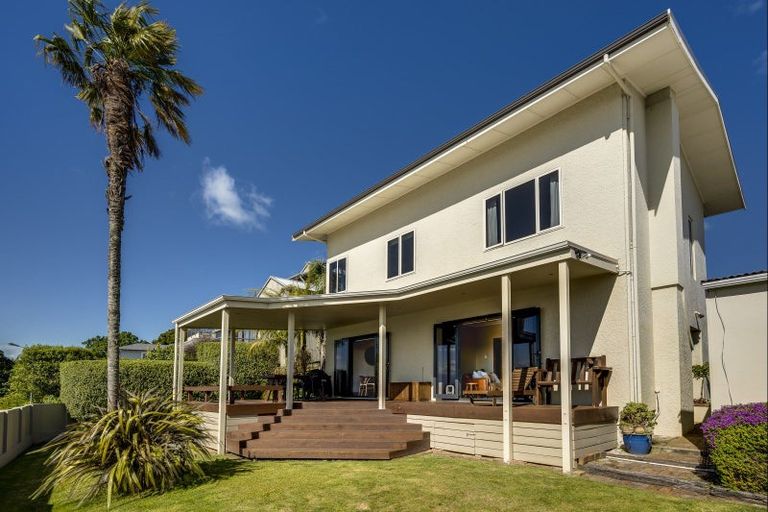 Photo of property in 8 Lambton Road, Hospital Hill, Napier, 4110