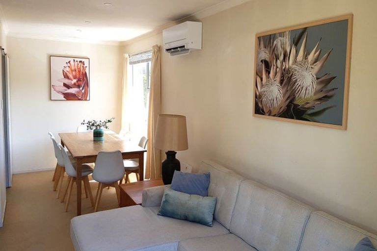 Photo of property in 38a Sunnynook Road, Sunnynook, Auckland, 0620