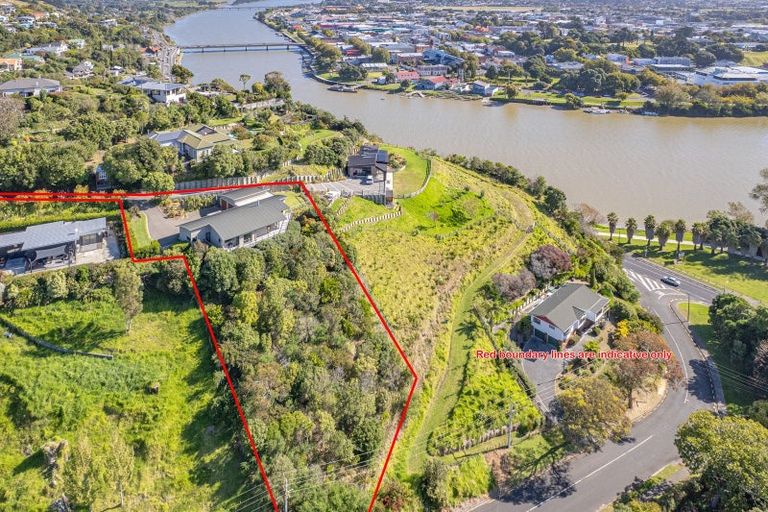 Photo of property in 1 Shakespeare Road, Bastia Hill, Whanganui, 4500