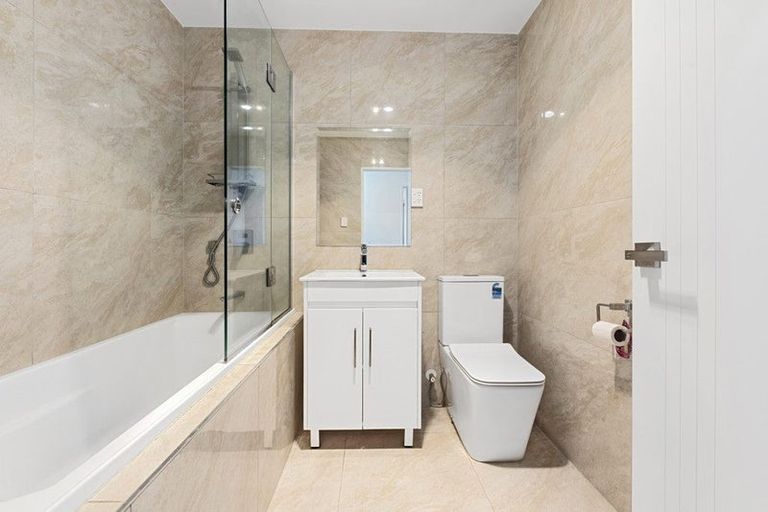 Photo of property in 20 Warbler Crescent, Papakura, 2110