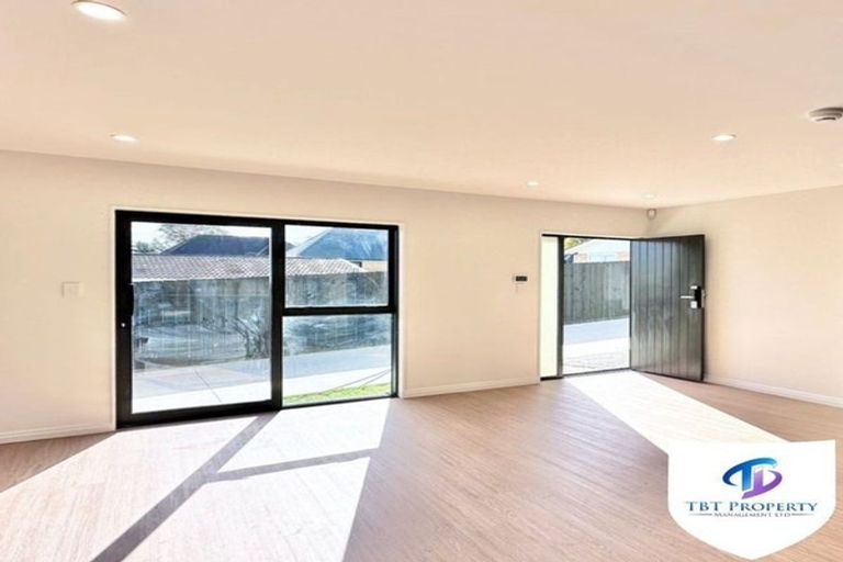 Photo of property in 2/142 Great South Road, Manurewa, Auckland, 2102