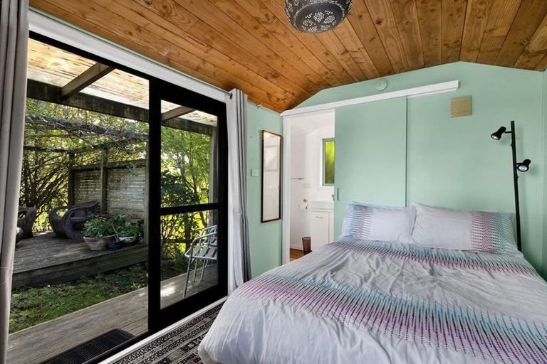 Photo of property in 10 Allan Road, Burgess Park, New Plymouth, 4371