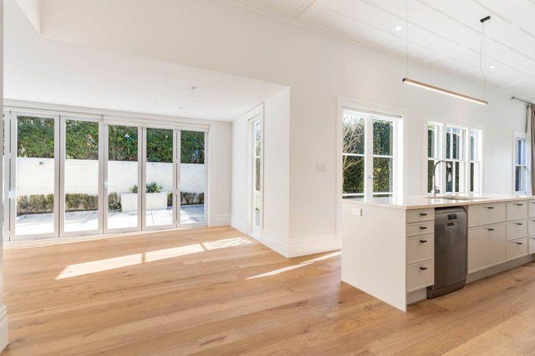 Photo of property in 3 Russell Street, Freemans Bay, Auckland, 1011