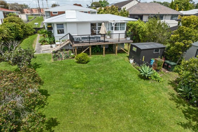 Photo of property in 3/619 Beach Road, Rothesay Bay, Auckland, 0630
