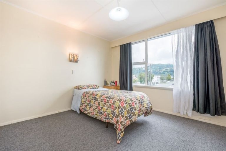 Photo of property in 2/12 Tama Street, Alicetown, Lower Hutt, 5010