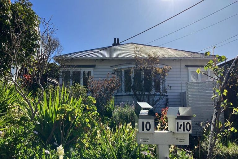Photo of property in 10 Rimu Road, Kelburn, Wellington, 6012