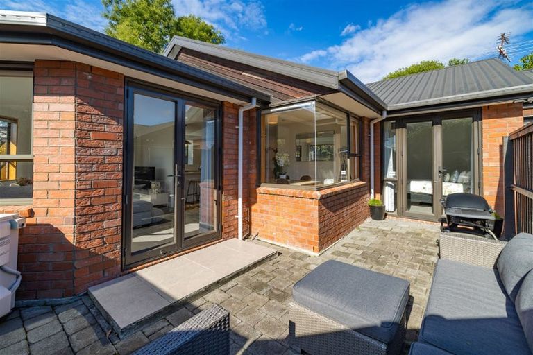 Photo of property in 1/61a Condell Avenue, Papanui, Christchurch, 8053