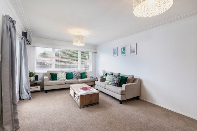 Photo of property in 1/12 Tomlinson Street, Hillpark, Auckland, 2102