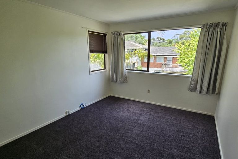 Photo of property in 1/4 Tallington Crescent, Torbay, Auckland, 0630
