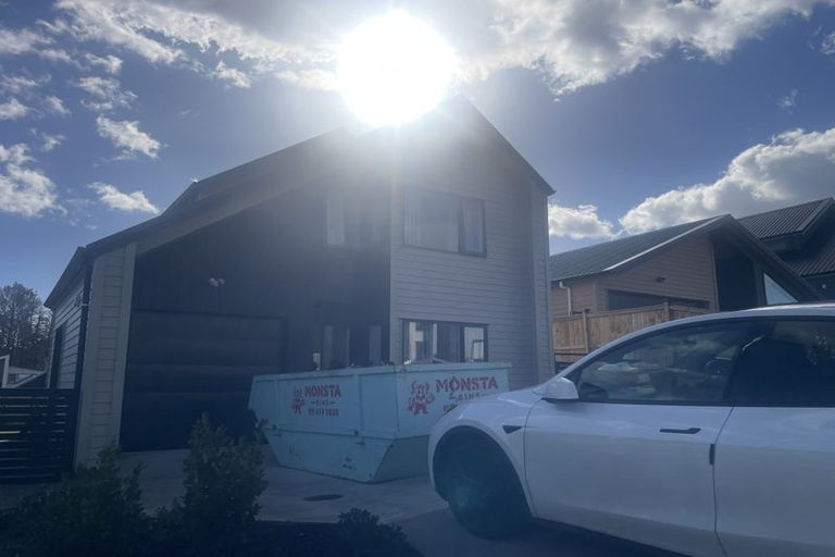 Photo of property in 19 Paparahi Place, Wainui, Silverdale, 0992