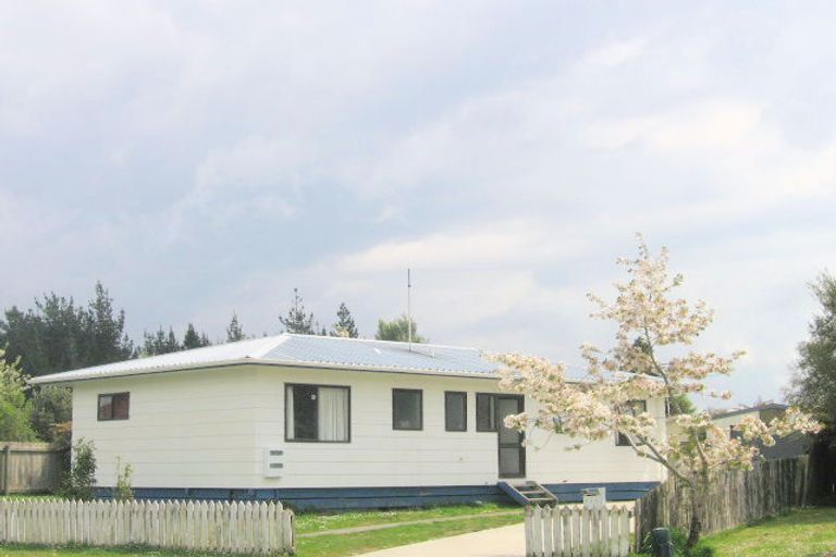 Photo of property in 111 Pohutukawa Drive, Owhata, Rotorua, 3010