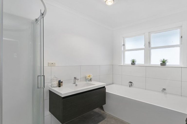 Photo of property in 54 Kandy Crescent, Ngaio, Wellington, 6035
