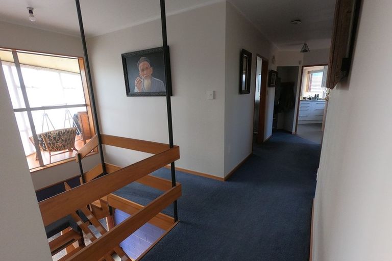 Photo of property in 107 Larnach Road, Vauxhall, Dunedin, 9013