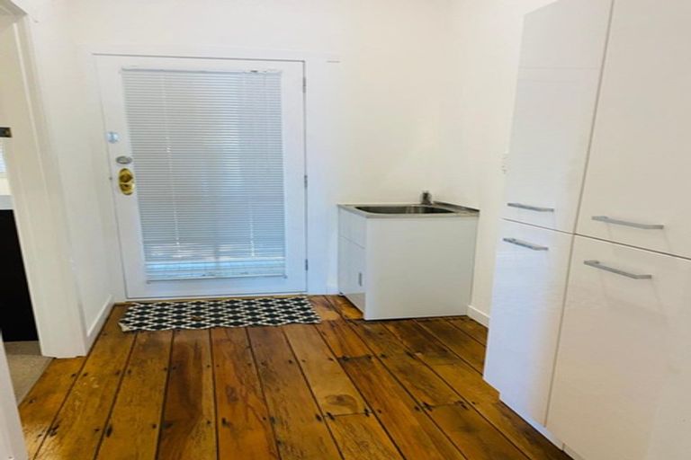 Photo of property in 67 Beach Road, Pahurehure, Papakura, 2113