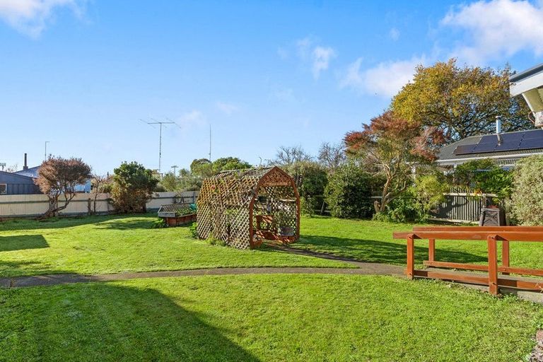 Photo of property in 27 Dublin Street, Martinborough, 5711
