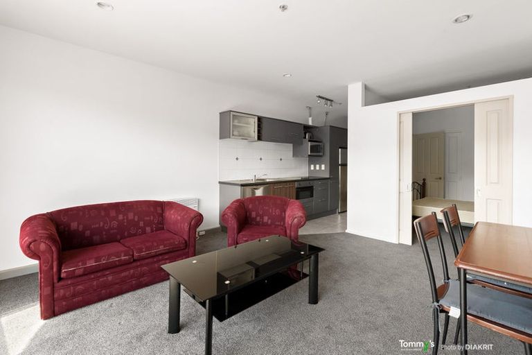 Photo of property in Atrium Towers, 8g/154 The Terrace, Wellington Central, Wellington, 6011