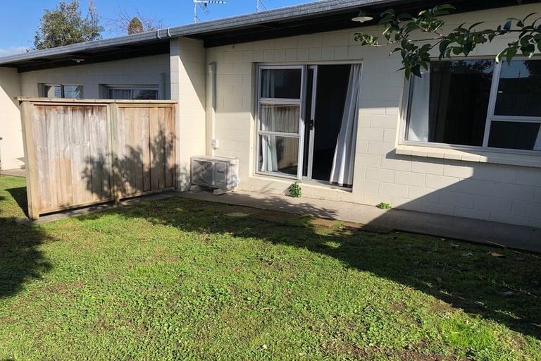 Photo of property in 2/21a Landscape Road, Papatoetoe, Auckland, 2025