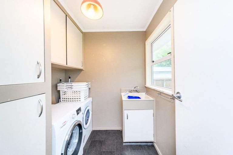 Photo of property in 12 Sinclair Avenue, Highbury, Palmerston North, 4412