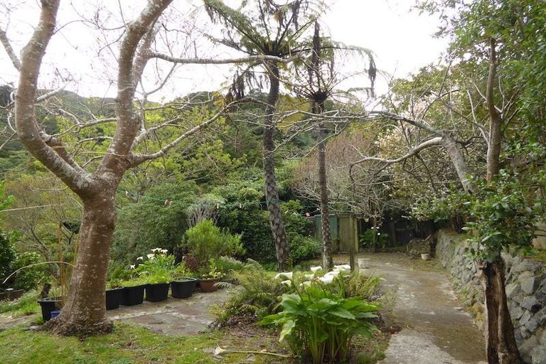 Photo of property in 40 Silverstream Road, Crofton Downs, Wellington, 6035