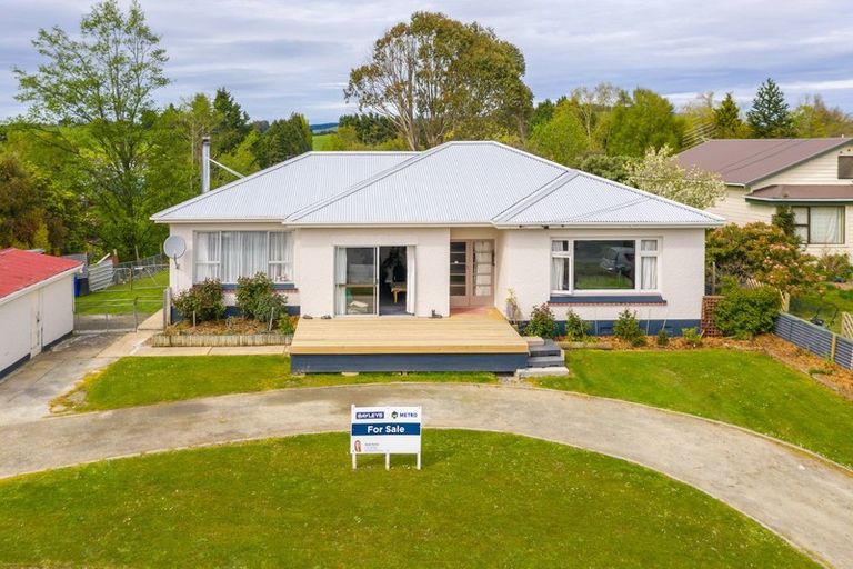 Photo of property in 3 Stuart Street, Owaka, 9535