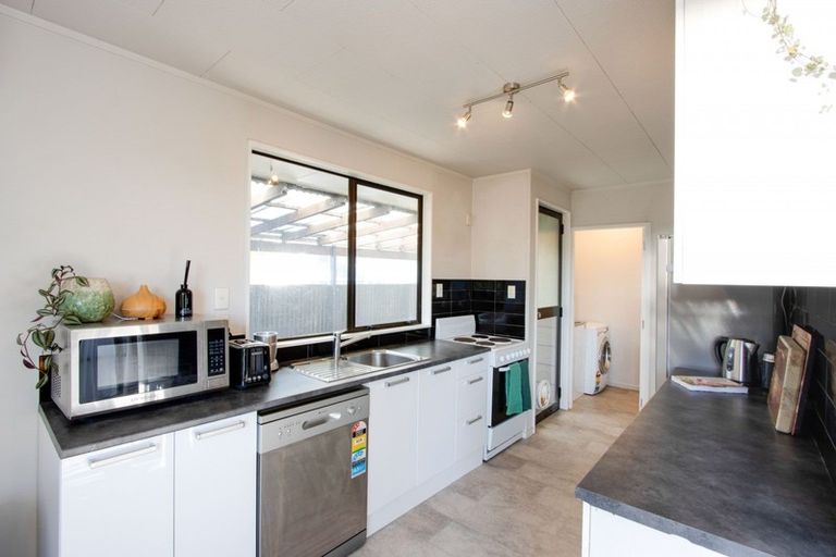 Photo of property in 32 Plowman Crescent, Onekawa, Napier, 4110