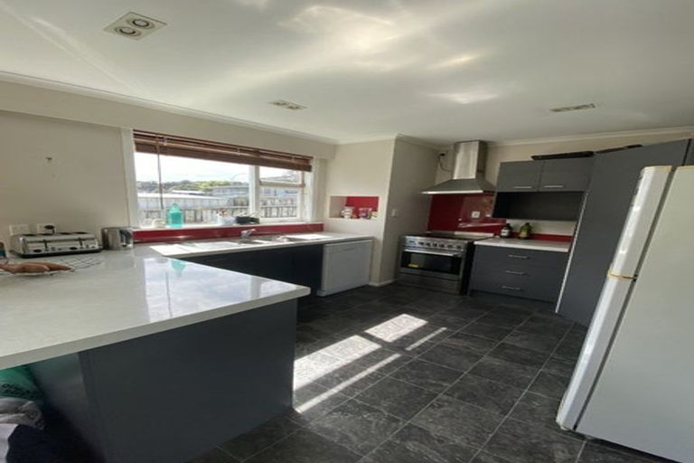 Photo of property in 3/199 Newlands Road, Newlands, Wellington, 6037