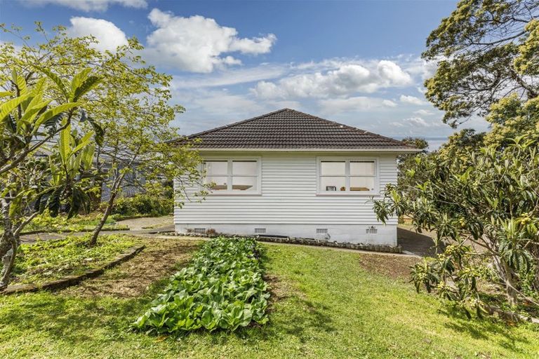 Photo of property in 1/30 Weldene Avenue, Glenfield, Auckland, 0629
